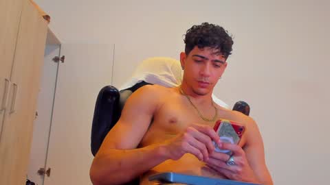     online show from December 2024 06:05:01 PM