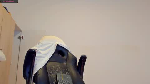     online show from January 2025 09:03:01 PM