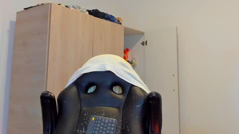     online show from January 2025 09:02:02 AM