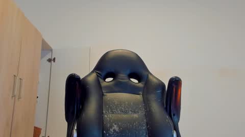     online show from January 2025 02:35:01 PM