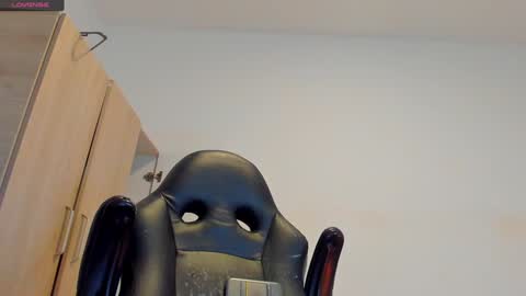     online show from January 2025 03:32:02 PM