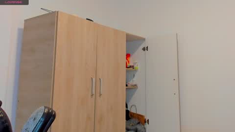     online show from February 2025 07:06:02 PM