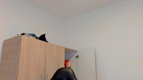     online show from March 2025 05:20:02 AM