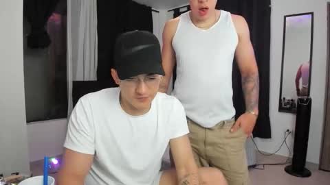 tyler_scotts2323 online show from December 2025 06:19:02 AM