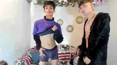 tylerhot2005 online show from November 2025 02:38:02 PM