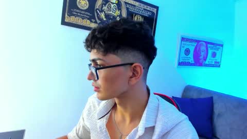 Snapshot of tylerwhiite_ chatting on December 2024 03:01:02 AM online show from December 2024 03:01:02 AM