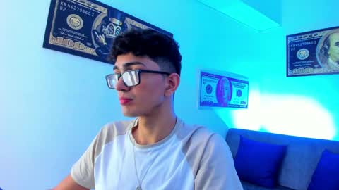 Snapshot of tylerwhiite_ chatting on January 2025 02:46:01 AM online show from January 2025 02:46:01 AM