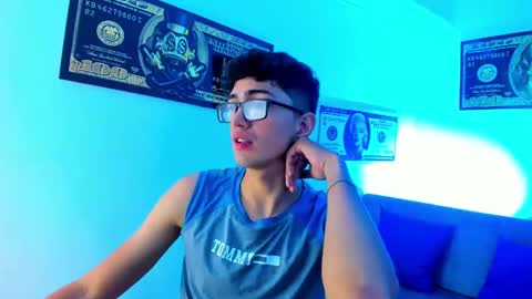 Snapshot of tylerwhiite_ chatting on January 2025 03:00:02 AM online show from January 2025 03:00:02 AM