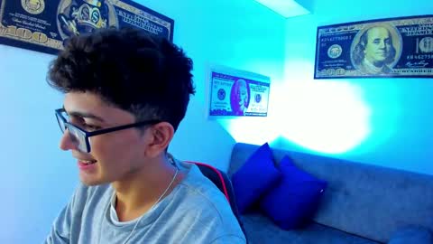 Snapshot of tylerwhiite_ chatting on January 2025 05:59:01 AM online show from January 2025 05:59:01 AM