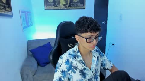 Snapshot of tylerwhiite_ chatting on February 2025 02:55:02 AM online show from February 2025 02:55:02 AM