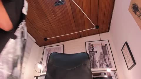       online show from September 2025 04:03:01 AM