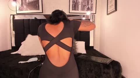       online show from September 2025 03:44:01 AM