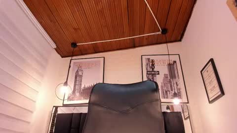       online show from October 2025 03:59:01 AM