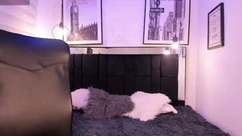       online show from October 2025 03:32:02 AM