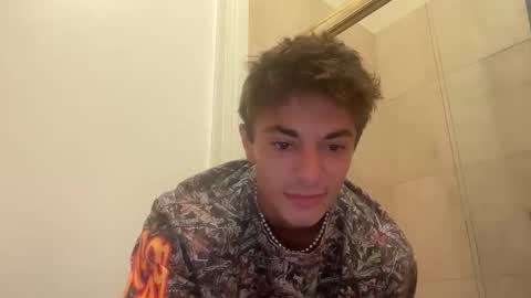 tyy0ung online show from May 2026 10:50:01 PM