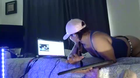 Snapshot of uandme_baby chatting on May 2026 01:40:01 PM Azelia B online show from May 2026 01:40:01 PM