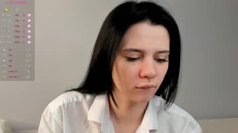 Lili online show from February 2025 08:41:02 PM