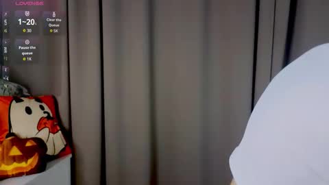 Polly online show from November 2025 03:24:01 PM