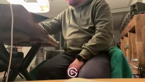 ueberdruck01 online show from January 2026 03:21:02 AM