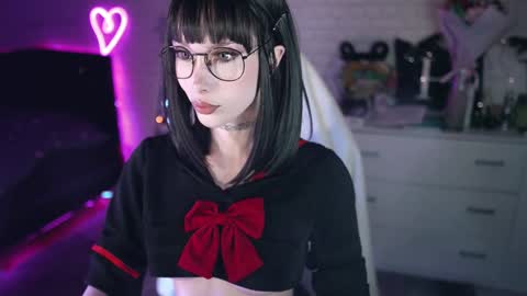 Izzy    online show from January 2025 04:24:01 PM