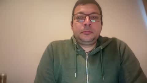 ukhalid82 online show from December 2025 03:32:01 PM