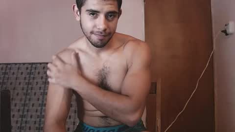 Snapshot of uliseshot450305 chatting on March 2025 03:39:01 PM Ulises Gomez online show from March 2025 03:39:01 PM