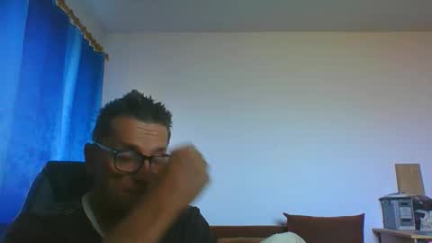 Snapshot of ulmeni7 chatting on June 2026 05:30:01 AM ulmeni7 online show from June 2026 05:30:01 AM