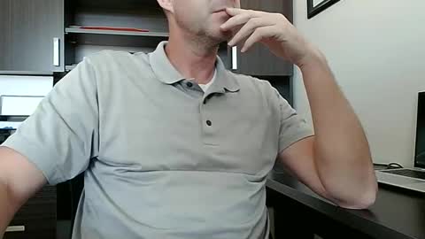 Snapshot of ultratac1 chatting on November 2025 08:30:02 PM Ultra online show from November 2025 08:30:02 PM