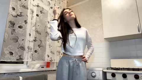 Isobelle lisi online show from December 2025 07:53:02 PM