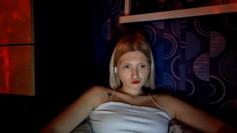 Snapshot of unahilse chatting on October 2025 02:08:01 PM Kira online show from October 2025 02:08:01 PM