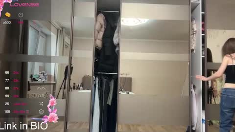 unarks online show from March 2026 01:36:02 PM