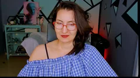 Snapshot of unatera chatting on February 2026 09:13:01 AM UnaTera online show from February 2026 09:13:01 AM