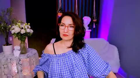 Snapshot of unatera chatting on April 2026 06:29:02 AM UnaTera online show from April 2026 06:29:02 AM