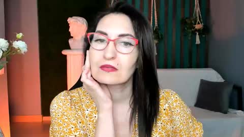 UnaTera online show from May 2026 06:07:01 AM