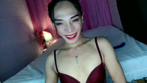 Snapshot of uncut_queen chatting on June 2026 02:50:01 AM LOVELY JANE online show from June 2026 02:50:01 AM