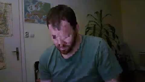 Snapshot of uncut_strong chatting on January 2025 04:12:01 PM Uncut Strong online show from January 2025 04:12:01 PM