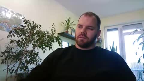 Snapshot of uncut_strong chatting on December 2025 01:26:01 PM Uncut Strong online show from December 2025 01:26:01 PM