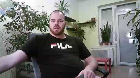 Snapshot of uncut_strong chatting on January 2026 04:01:01 PM Uncut Strong online show from January 2026 04:01:01 PM