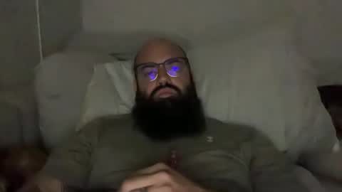 uncutbeard129840 online show from December 2025 02:00:02 PM