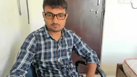 Snapshot of uncutraja chatting on December 2024 04:14:01 AM uncutraja online show from December 2024 04:14:01 AM