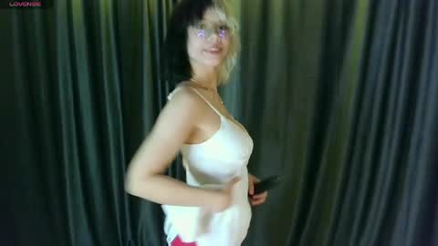 unforgettablehelen online show from May 2026 04:35:01 PM