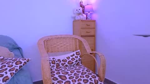 Snapshot of unic0rnporn chatting on December 2024 12:27:01 AM Alice online show from December 2024 12:27:01 AM