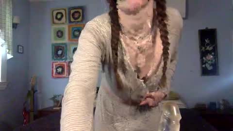 Lola Moonstone online show from February 2026 04:04:02 PM