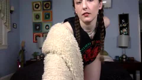 Lola Moonstone online show from February 2026 04:46:02 AM