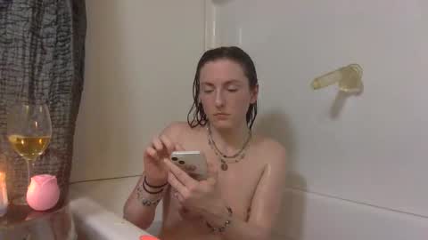 Lola Moonstone online show from March 2026 01:23:02 AM