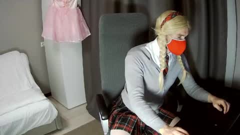 Mylittlecute online show from April 2026 07:19:01 PM