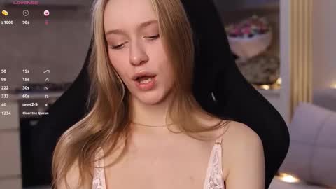 UnnaBella online show from November 2025 07:15:01 PM