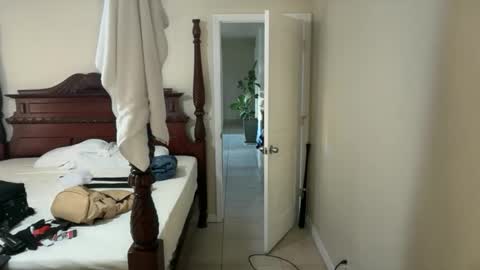 Stepbro online show from November 2025 09:54:01 PM