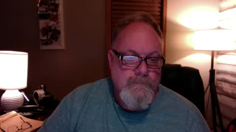 Snapshot of up2later chatting on December 2024 05:21:01 AM up2later online show from December 2024 05:21:01 AM