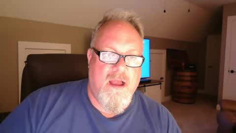 Snapshot of up2later chatting on September 2025 03:50:02 AM up2later online show from September 2025 03:50:02 AM